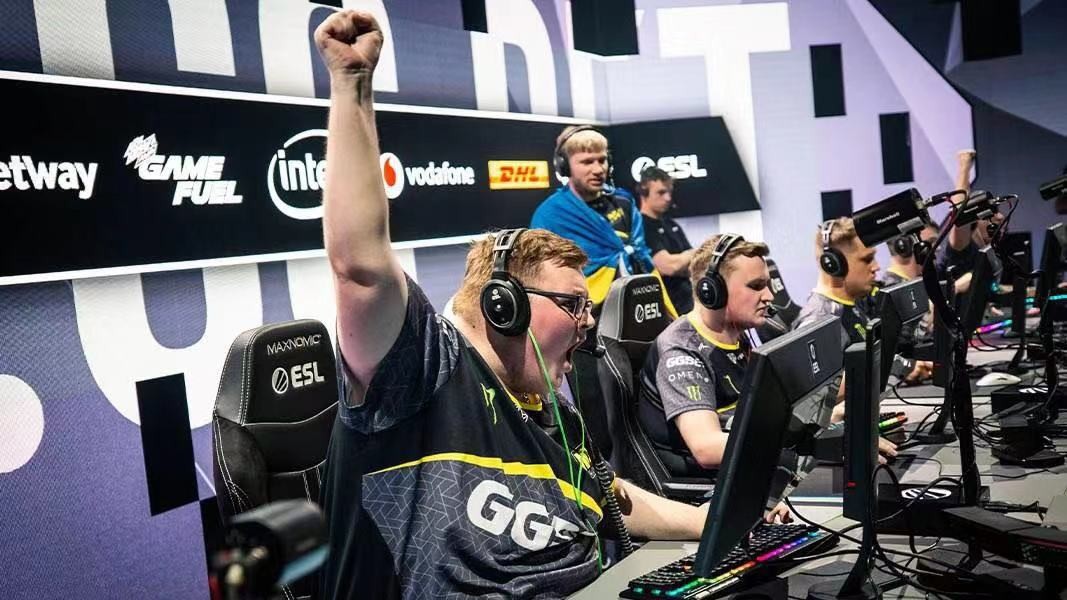 并最终晋级 并最终晋级