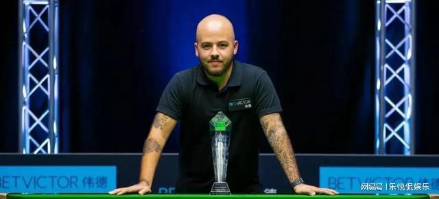 备受瞩目的 备受瞩目的