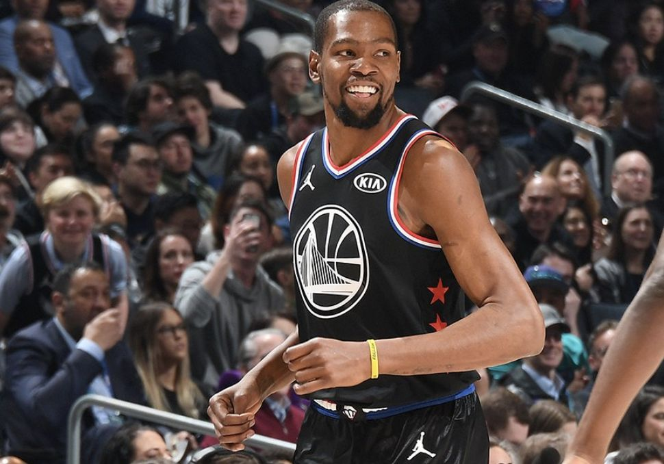 天赋带到CBA？媒体人：考辛斯已经收到多支球队报价